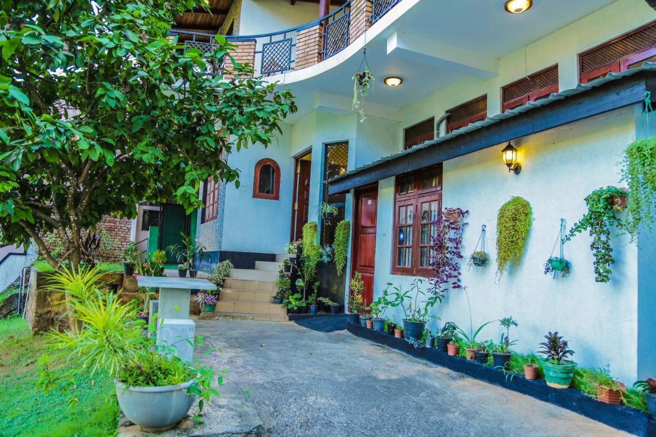 Kandyan Hideout Bagian luar foto